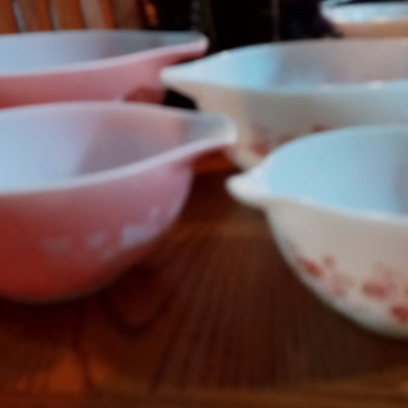 VINTAGE PYREX PINK GOOSEBERRY Mixing Bowl Set of 4. FREE SHIPPING!! - Picture 3 of 12